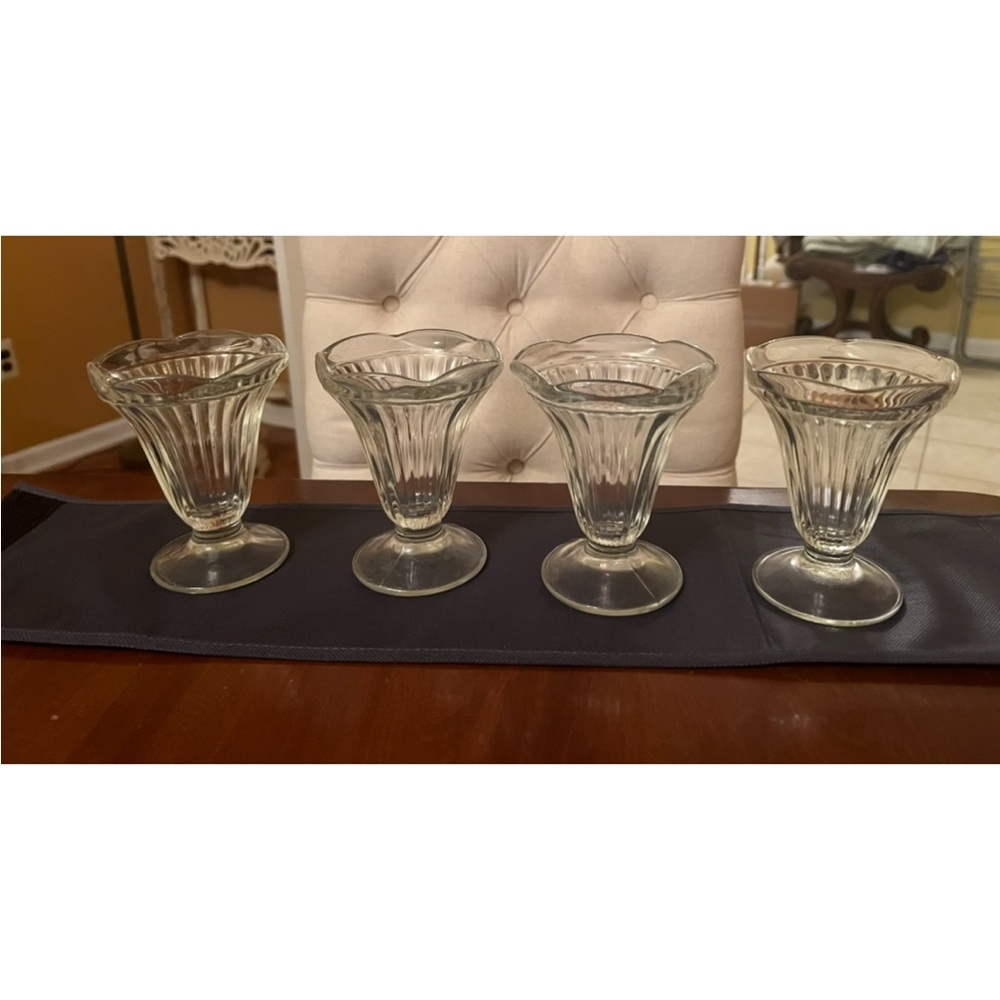 4 vintage tall Ribbed ice cream parlor Sundae tall Clear glass footed Retro
